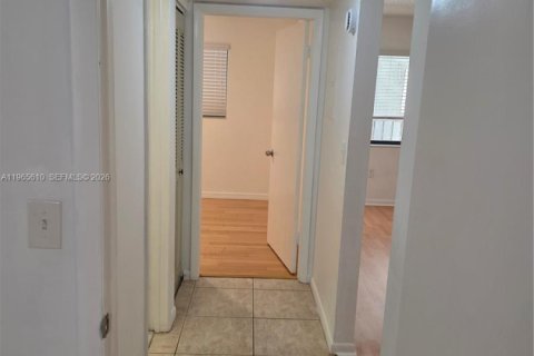 Снять в аренду кондоминиум в Майами, Флорида 3 спальни, 96.62м2, № 2027215 - фото 9