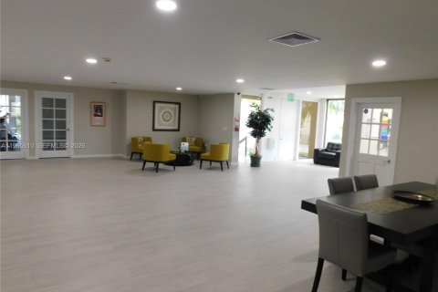 Снять в аренду кондоминиум в Майами, Флорида 3 спальни, 96.62м2, № 2027215 - фото 27