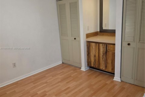 Снять в аренду кондоминиум в Майами, Флорида 3 спальни, 96.62м2, № 2027215 - фото 8