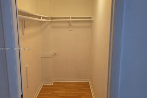 Снять в аренду кондоминиум в Майами, Флорида 3 спальни, 96.62м2, № 2027215 - фото 11