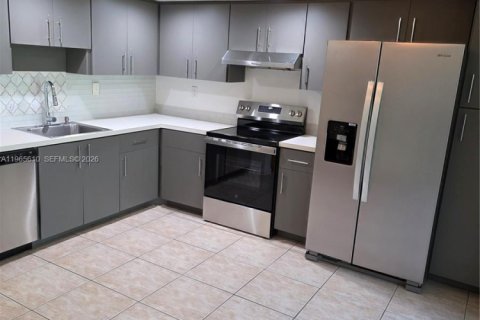 Кондоминиум с 3 спальнями в Майами, Флорида № 2027215