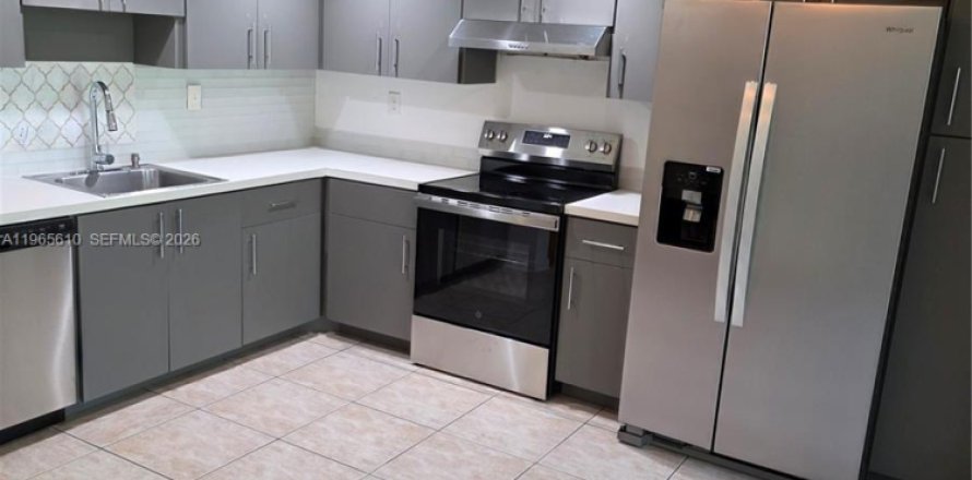 Кондоминиум с 3 спальнями в Майами, Флорида № 2027215