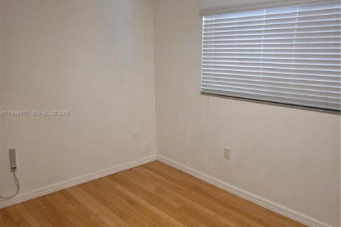 Снять в аренду кондоминиум в Майами, Флорида 3 спальни, 96.62м2, № 2027215 - фото 14