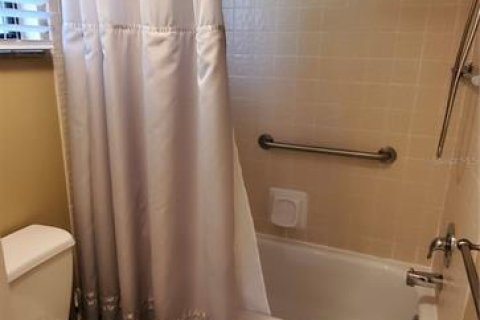 Condo in Sarasota, Florida, 2 bedrooms  № 1512419 - photo 12