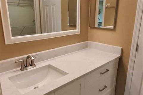 Condo in Sarasota, Florida, 2 bedrooms  № 1512419 - photo 11