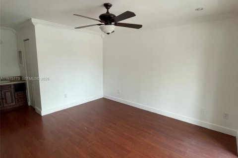 Copropriété à louer à Miami, Floride: 2 chambres, 69.68 m2 № 2040680 - photo 13