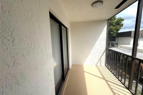 Condominio en alquiler en Miami, Florida, 2 dormitorios, 69.68 m2 № 2040680 - foto 30