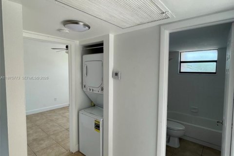 Copropriété à louer à Miami, Floride: 2 chambres, 69.68 m2 № 2040680 - photo 8
