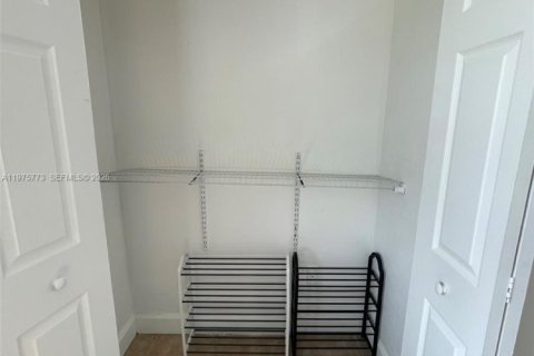 Copropriété à louer à Miami, Floride: 2 chambres, 69.68 m2 № 2040680 - photo 11