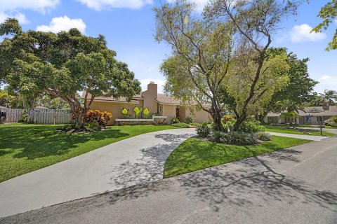 House in Palmetto Bay, Florida 4 bedrooms, 264.77 sq.m. № 2244228 - photo 5