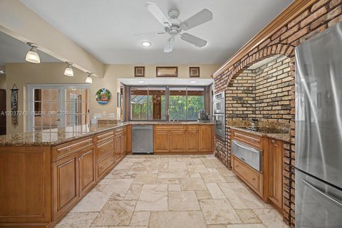 House in Palmetto Bay, Florida 4 bedrooms, 264.77 sq.m. № 2244228 - photo 17