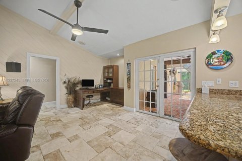 House in Palmetto Bay, Florida 4 bedrooms, 264.77 sq.m. № 2244228 - photo 19
