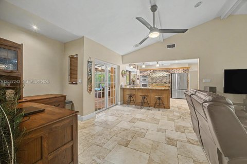 House in Palmetto Bay, Florida 4 bedrooms, 264.77 sq.m. № 2244228 - photo 20