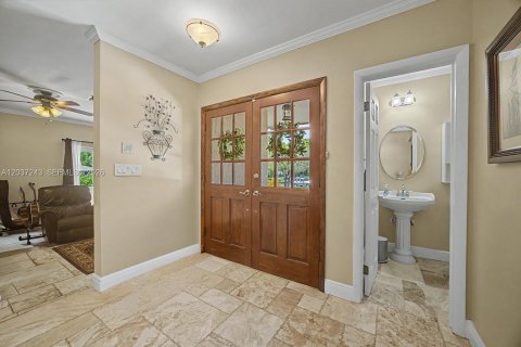 House in Palmetto Bay, Florida 4 bedrooms, 264.77 sq.m. № 2244228 - photo 6