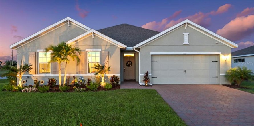 House in Punta Gorda, Florida 4 bedrooms, 194.17 sq.m. № 1721074