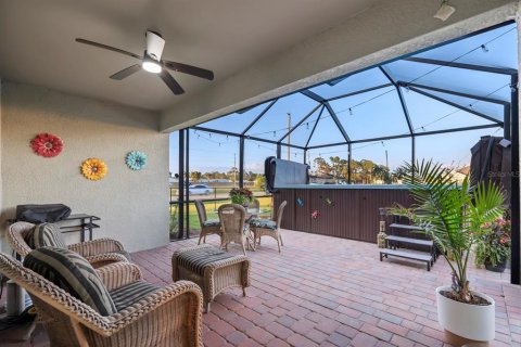 House in Punta Gorda, Florida 4 bedrooms, 194.17 sq.m. № 1721074 - photo 19