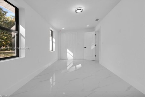 Купить виллу или дом в Форт Майерс, Флорида 4 спальни, № 1993321 - фото 18