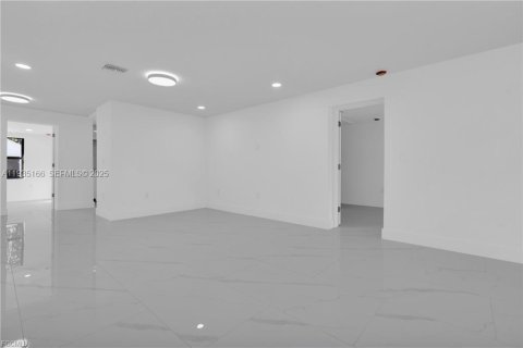 Купить виллу или дом в Форт Майерс, Флорида 4 спальни, № 1993321 - фото 21