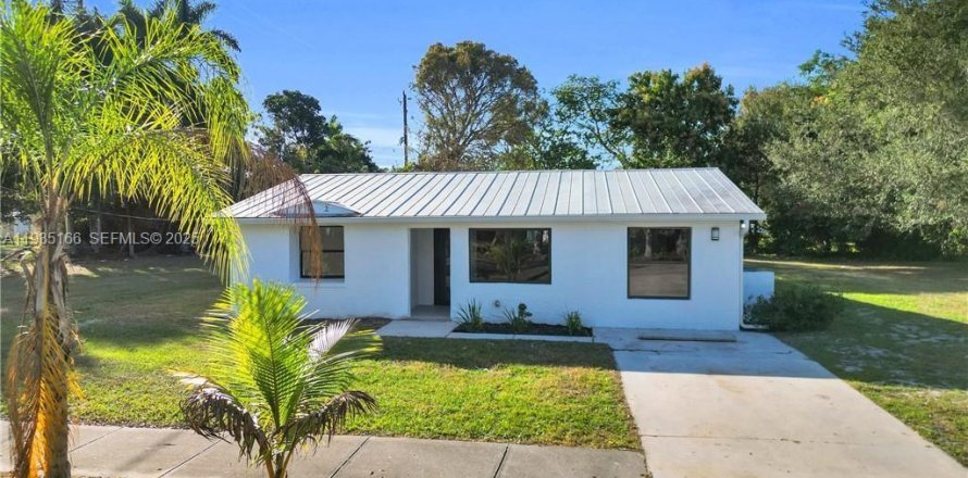 Дом в Форт Майерс, Флорида 4 спальни № 1993321