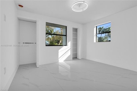 Купить виллу или дом в Форт Майерс, Флорида 4 спальни, № 1993321 - фото 12