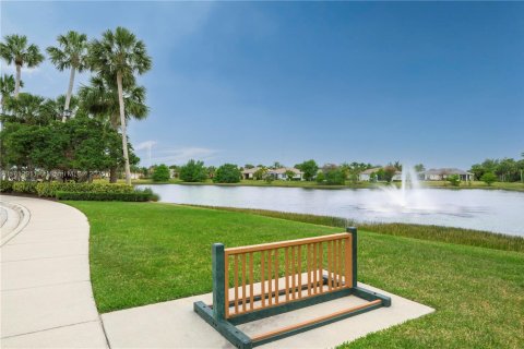 House in Port St. Lucie, Florida 3 bedrooms, 131.74 sq.m. № 1768239 - photo 28