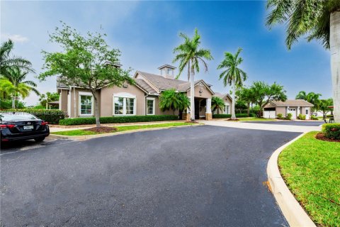 House in Port St. Lucie, Florida 3 bedrooms, 131.74 sq.m. № 1768239 - photo 24