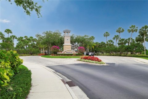 House in Port St. Lucie, Florida 3 bedrooms, 131.74 sq.m. № 1768239 - photo 2