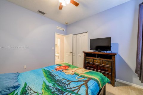 House in Port St. Lucie, Florida 3 bedrooms, 131.74 sq.m. № 1768239 - photo 21