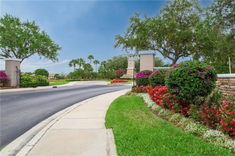 House in Port St. Lucie, Florida 3 bedrooms, 131.74 sq.m. № 1768239 - photo 3