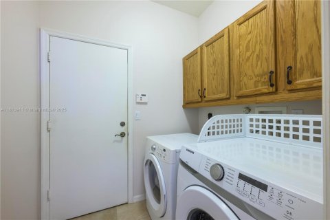 House in Port St. Lucie, Florida 3 bedrooms, 131.74 sq.m. № 1768239 - photo 23