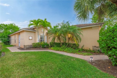 House in Port St. Lucie, Florida 3 bedrooms, 131.74 sq.m. № 1768239 - photo 5