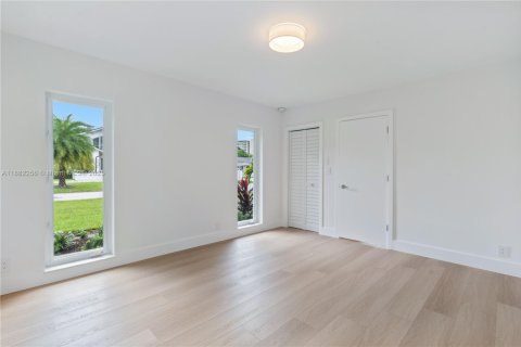 House in Fort Lauderdale, Florida 4 bedrooms, 251.49 sq.m. № 1930762 - photo 30