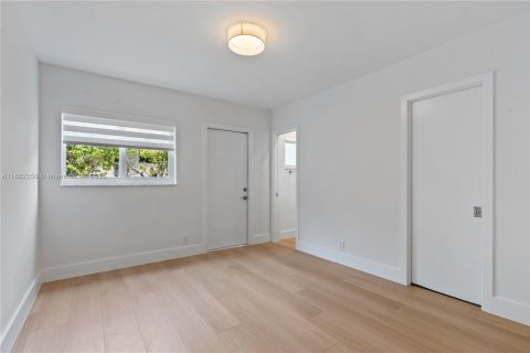 House in Fort Lauderdale, Florida 4 bedrooms, 251.49 sq.m. № 1930762 - photo 26