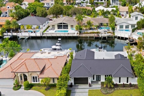 House in Fort Lauderdale, Florida 4 bedrooms, 251.49 sq.m. № 1930762 - photo 6