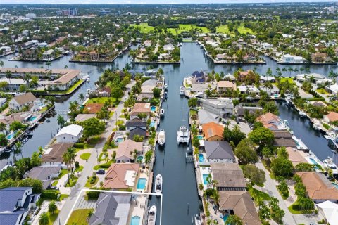 House in Fort Lauderdale, Florida 4 bedrooms, 251.49 sq.m. № 1930762 - photo 3