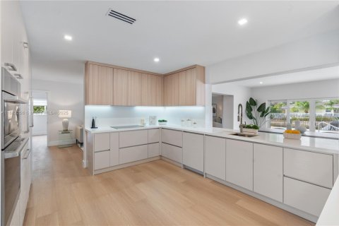 House in Fort Lauderdale, Florida 4 bedrooms, 251.49 sq.m. № 1930762 - photo 9