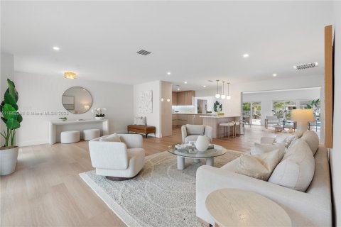 House in Fort Lauderdale, Florida 4 bedrooms, 251.49 sq.m. № 1930762 - photo 8
