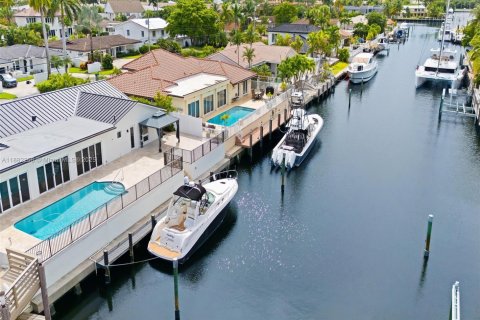 House in Fort Lauderdale, Florida 4 bedrooms, 251.49 sq.m. № 1930762 - photo 2