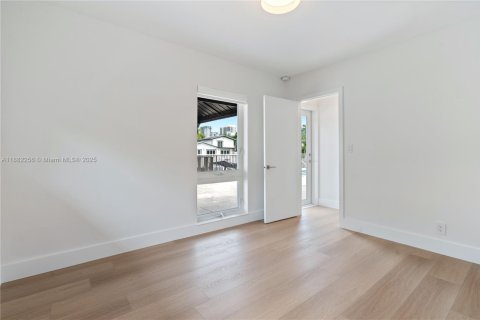 House in Fort Lauderdale, Florida 4 bedrooms, 251.49 sq.m. № 1930762 - photo 29