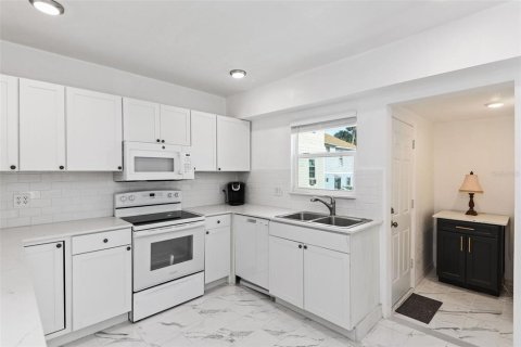 Купить виллу или дом в Дейтона-Бич, Флорида 9 комнат, 185.8м2, № 1528767 - фото 16