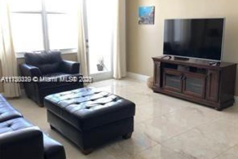 Copropriété à louer à Hollywood, Floride: 1 chambre, 83.24 m2 № 1983201 - photo 14