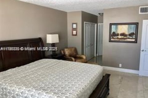 Copropriété à louer à Hollywood, Floride: 1 chambre, 83.24 m2 № 1983201 - photo 15