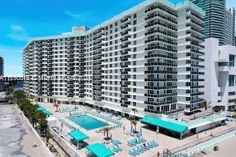 Copropriété à louer à Hollywood, Floride: 1 chambre, 83.24 m2 № 1983201 - photo 20