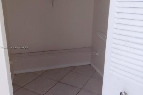 Condo in Deerfield Beach, Florida, 2 bedrooms  № 2013124 - photo 17