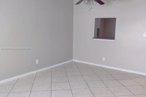 Condo in Deerfield Beach, Florida, 2 bedrooms  № 2013124 - photo 7