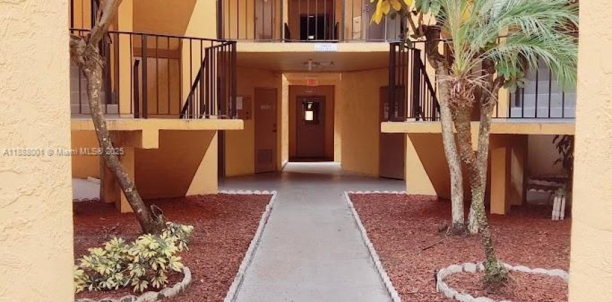 Condo in Deerfield Beach, Florida, 2 bedrooms  № 2013124