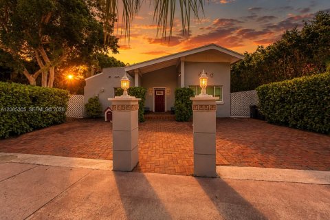 Casa en Miami Beach, Florida 3 dormitorios, 149.39 m2 № 2369914