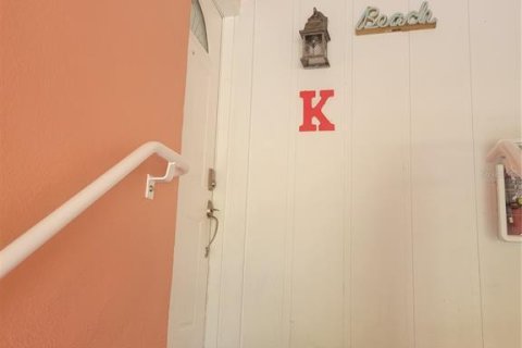 Снять в аренду кондоминиум в Сент-Питерсберг, Флорида 4 комнаты, 127.74м2, № 1910535 - фото 3