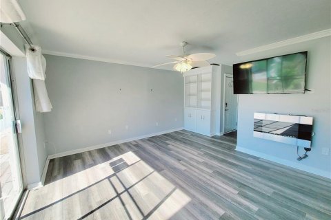 Снять в аренду кондоминиум в Сент-Питерсберг, Флорида 4 комнаты, 127.74м2, № 1910535 - фото 7