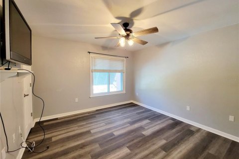 Condominio en alquiler en Saint Petersburg, Florida, 3 dormitorios, 127.74 m2 № 1910535 - foto 14